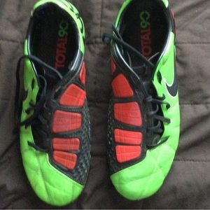 Nike total 90 laser 3 fg soccer cleats men’s size 10 US